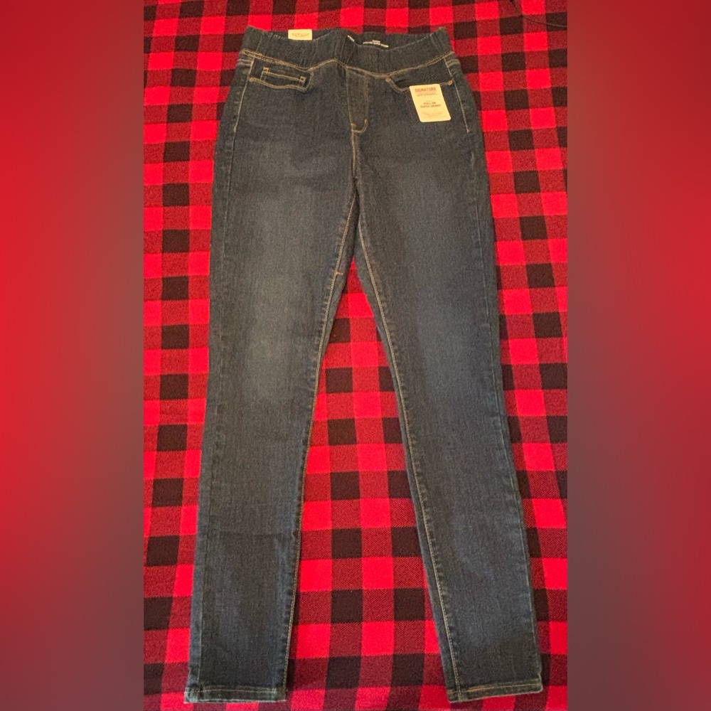 Signature by Levi Strauss Women's Dark Blue Skinny Jeans
